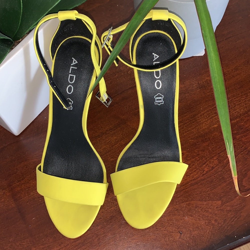 Open Toe Sandal Heels - Picture 2 of 5